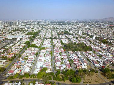 Guadalajara, Meksika 'daki La Estancia Mahallesinin Panoramik İnsansız Hava Aracı Çekimi