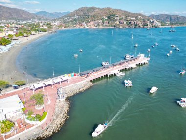 Zihuatanejo İskelesinin Hava Görüntüsü Bahia Drone, Meksika