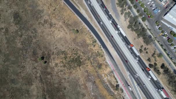 Vertikal Gimbal Movement Avslöjar Guadalajaras Vallarta Avenue Och Periferico Overpass — Stockvideo