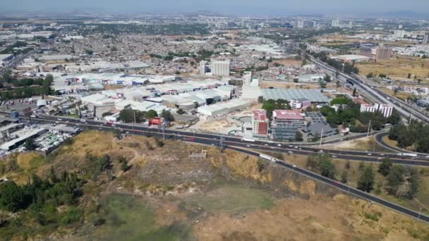 Panning Shot Orizzontale Del Distributore Vial Vallarta Avenue Periferico Messico — Video Stock
