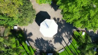 Birds Eye View: İHA Chapalita Roundabout 'a Yükseliyor - Hava Videosu, Meksika