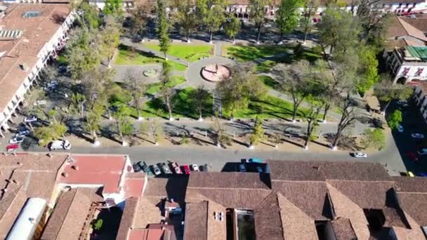 Zbliżenie Aerial Video Zwiedzanie Plaza Grande Patzcuaro Widok Poziomy Meksyk — Wideo stockowe