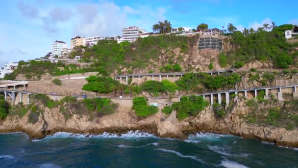 侧向移动 Drone Video Capturing Sinfonia Del Mar Left Right Acapulco — 图库视频影像