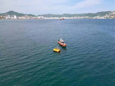 Acapulco Körfezindeki Küçük Tekne: Hava Görüntüsü İHA, Meksika