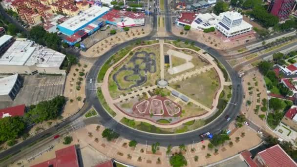 Εμπρός Πτήση Drone Πάνω Από Normal Roundabout Γκουανταλαχάρα Μεξικό — Αρχείο Βίντεο
