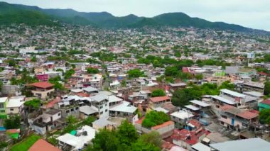Zamanda Geri Dönüş: Acapulcos Tarihi Bölgelerinin Hava Keşfi, Meksika