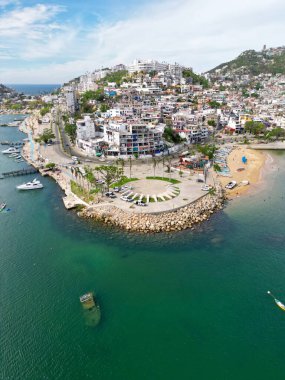 Vertical image capturing the iconic Roundabout of Illustrious Men in Acapulco, seen from an aerial vantage point clipart
