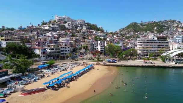 Drohnenaufnahmen Aus Der Luft Die Seitlich Lebhaften Malecon Von Acapulco — Stockvideo