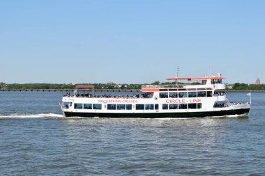 New York, ABD - 16 Mayıs 2023: Kenarında 