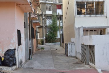 Acapulco, Meksika - 27 Nisan 2024: Acapulco 'nun tarihi merkezinde La Quebrada Caddesi üzerindeki Sokak