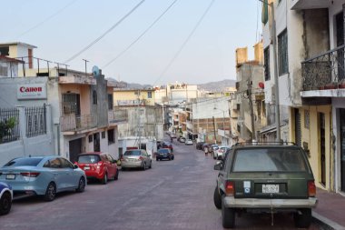 Acapulco, Meksika - 27 Nisan 2024: Acapulco 'nun tarihi merkezinde Quebrada Caddesi manzarası