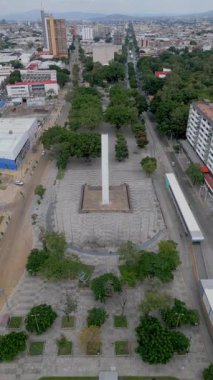 Direk Plaza Juarez 'in üzerine dikey hava manzarası. Bu Guadalajara Meydanı' nın planına ve özelliklerine kapsamlı bir bakış sunuyor.