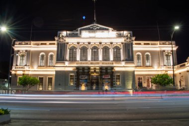 Guadalajara, Meksika - Mart 12025: Guadalajara 'daki MUSA Müzesi' nin gece görüşü