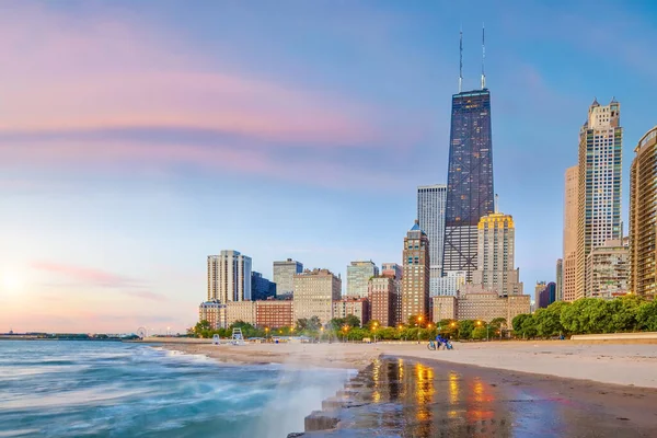 Chicago şehir merkezi. Illinois, ABD 'de gökyüzü manzarası.