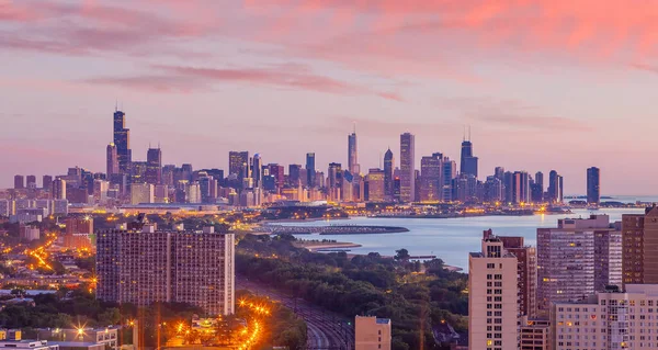 ダウンタウン シカゴ スカイライン アメリカ合衆国イリノイ州日没 — ストック写真