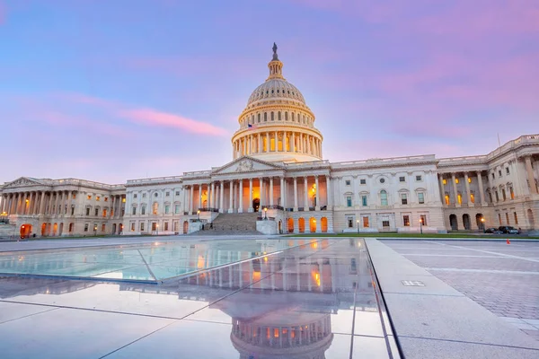 位于华盛顿特区的美国国会大厦 日落时的美国地标 — 图库照片