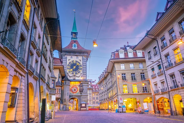 Ulice Handlowe Historycznym Centrum Berna Pejzaż Miejski Szwajcarii Zachodzie Słońca — Zdjęcie stockowe