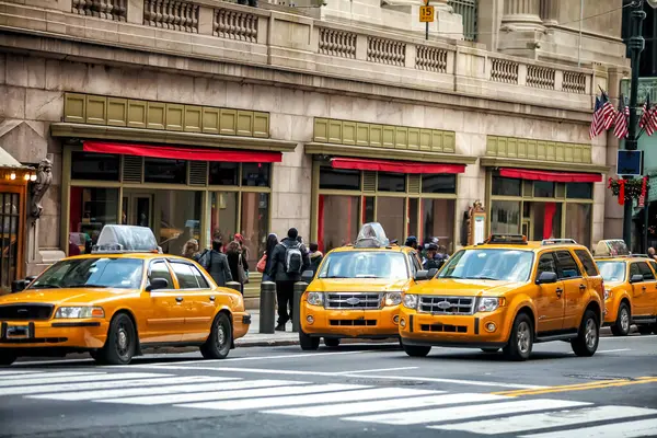 美国纽约市曼哈顿的黄色出租车 — 图库照片