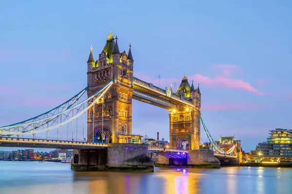 Небо Лондона Тауэрским Мостом Город Великобритании — стоковое фото