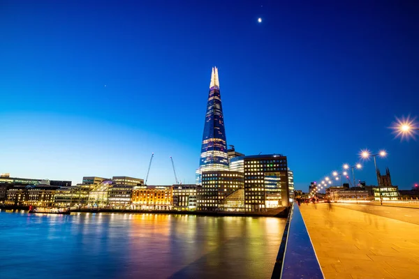 伦敦城市的天际线 英国城市的夜景 — 图库照片