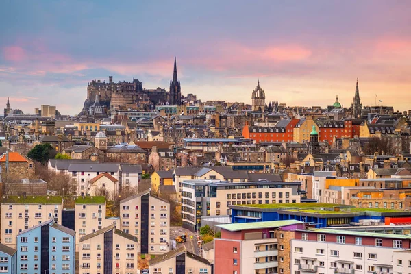Oude Stad Edinburgh Skyline Stadsgezicht Schotland Bij Zonsondergang Stockafbeelding