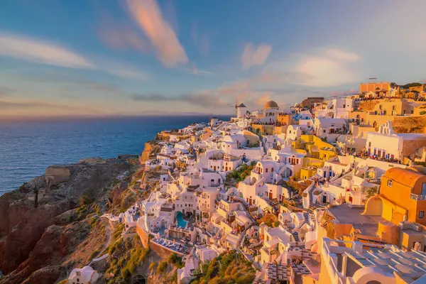 Paisaje Urbano Oia Ciudad Isla Santorini Grecia Vista Panorámica Atardecer —  Fotos de Stock