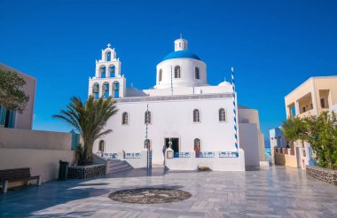 Yunanistan 'ın Santorini adasındaki Oia kentinin manzarası. 