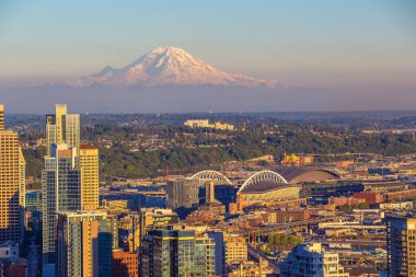 Seattle şehir merkezi. Amerika Birleşik Devletleri 'nde gökyüzü manzarası.