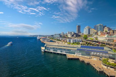 Seattle şehir merkezi. Amerika Birleşik Devletleri 'nde gökyüzü manzarası.