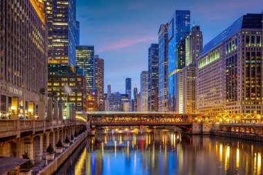 Şikago şehir merkezi Amerika Birleşik Devletleri 'nde gün batımında gökyüzü manzarası