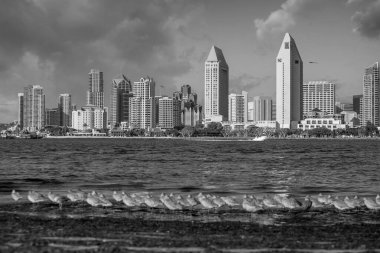 Gün batımında San Diego şehir merkezi Ufuk çizgisi şehir merkezi