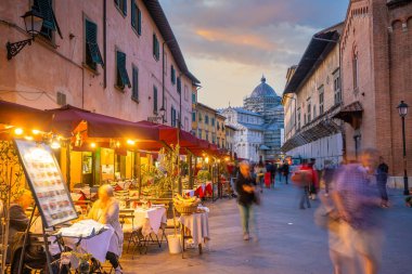 Pisa 'nın Tuscany, İtalya' daki eski şehir manzarası