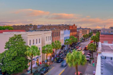 Charleston 'ın tarihi şehir merkezi, Güney Carolina şehri Alacakaranlık vakti