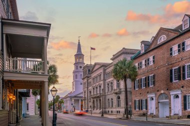 Charleston 'ın tarihi şehir merkezi, Güney Carolina şehri Alacakaranlık vakti