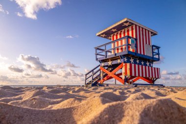 Güney Sahili, Miami Florida ABD 'deki Renkli Cankurtaran Kulesi