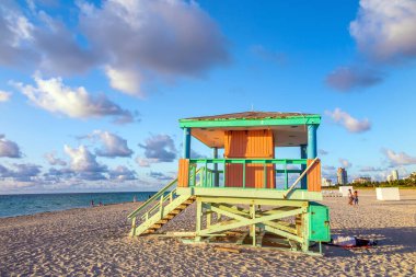 Güney Sahili, Miami Florida ABD 'deki Renkli Cankurtaran Kulesi