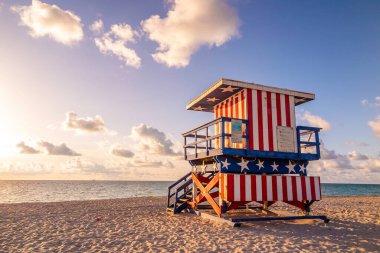 Güney Sahili, Miami Florida ABD 'deki Renkli Cankurtaran Kulesi
