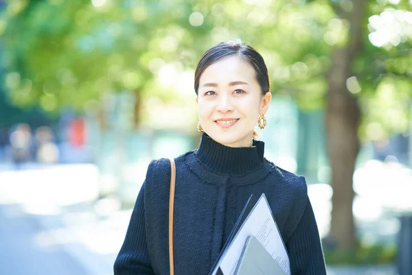 Asiatique Mode Portrait Femme Affaires Plein Air — Photo