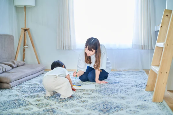 Young Mother Child Playing Drawing — Stock Photo, Image