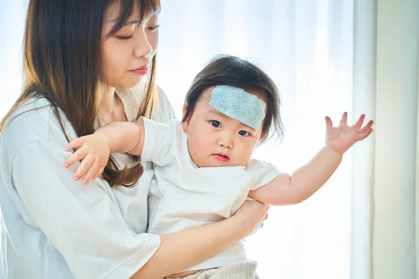 Infant Fever Mother Who Takes Care Him — Stock Photo, Image