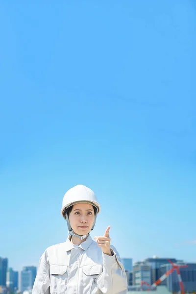 Woman Work Clothes Who Confirms Pointing Fine Day — Stock Photo, Image