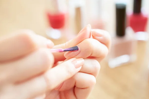 Woman Hand Painting Nails Her Finger — Stock Photo, Image