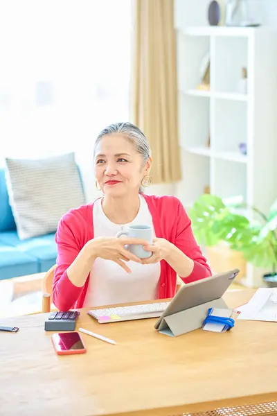 Smiling Senior Woman Taking Break While Working Home Mug — Stock Photo, Image
