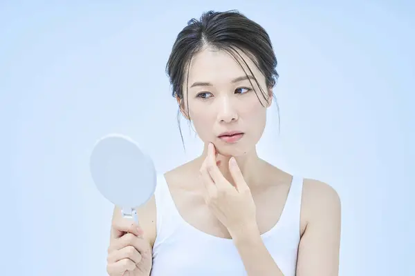Woman Anxious Expression Checking Her Skin Condition Hand Mirror — Stock Photo, Image