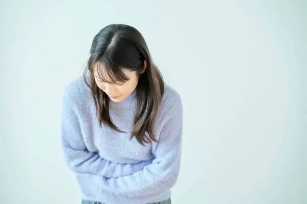 Young Woman Who Seems Suffering Abdominal Pain Indoors — Stock Photo, Image