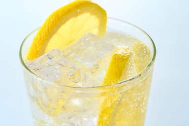 Limonlu ekşi fotoğraf yakın çekim mercekle çekilmiş.