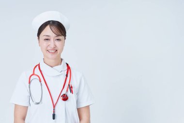 Yetenekli ve deneyimli bir kadın tıbbi personel.