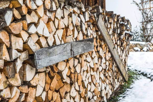 Kış Vakti Odun Yığını — Stok fotoğraf
