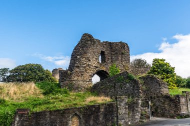 Launceston castle in Launceston, Cornwall, England. It was probably built by Robert the Count of Mortain after 1068. Launceston Castle formed the administrative centre of the new earldom of Cornwall. clipart