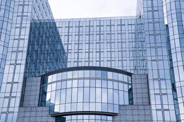 Finans bölgesinde modern ofis binası